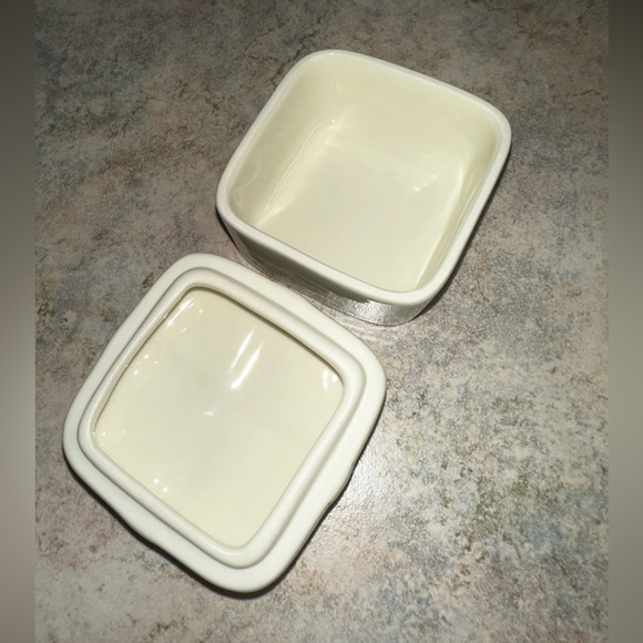 Vintage bow trinket box - Picture 4 of 4